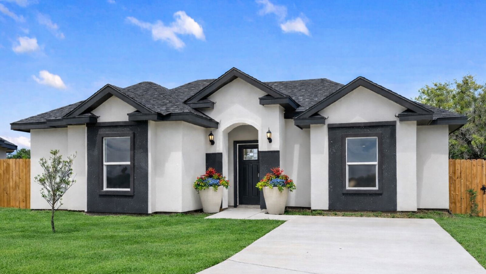 2201 Emily St Weslaco, TX 78596